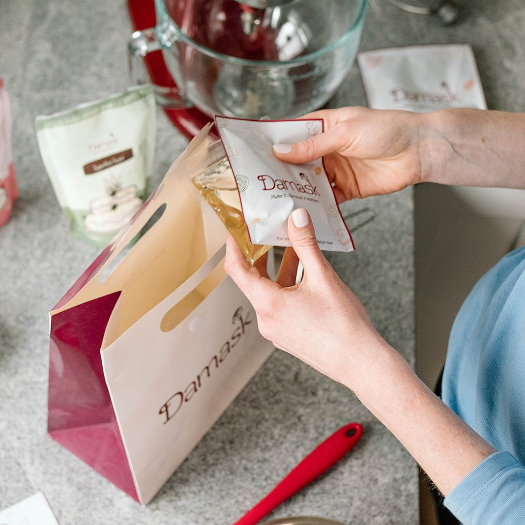 Raspberry Cake Pop Baking Kit