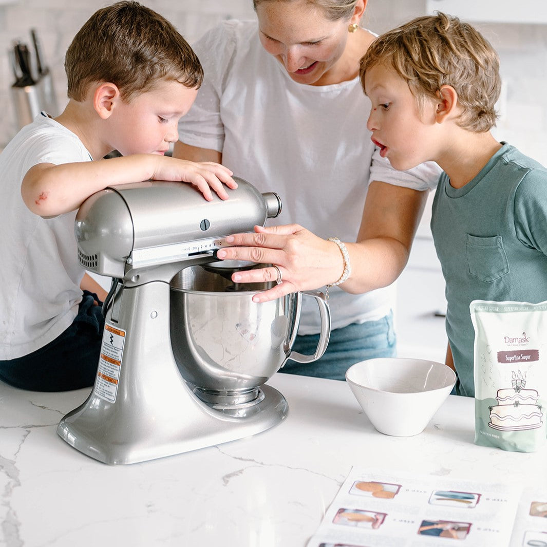 Gluten-Free Raspberry Cake Pop Baking Kit