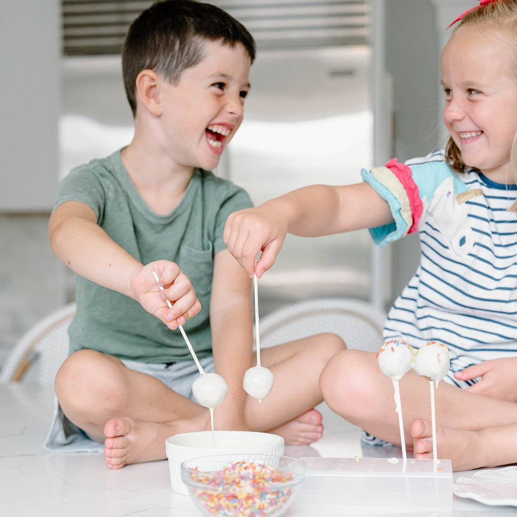 Gluten-Free Raspberry Cake Pop Baking Kit