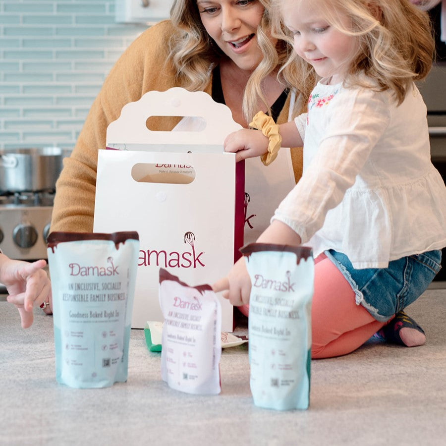 Gluten-Free Raspberry Cake Pop Baking Kit